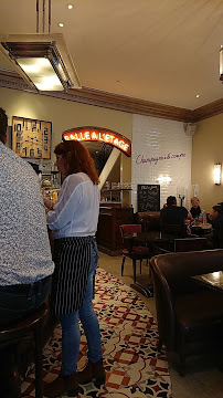 Atmosphère du Restaurant français Café Brasserie Ragueneau à Paris - n°20