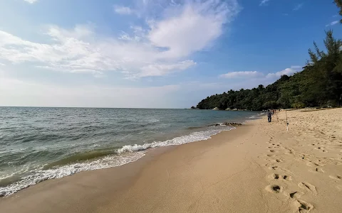 Pantai Pasir Panjang (Long Sand Beach) image