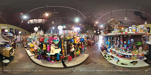 Pet Supply Store «The Urban Pet», reviews and photos, 7515 Beverly Blvd, Los Angeles, CA 90036, USA