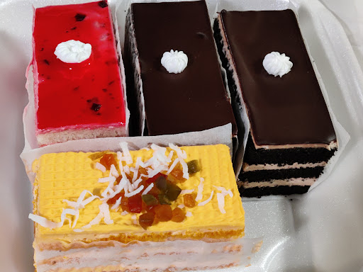 Bakery «Cake Walk Bakery & Indian Cafe», reviews and photos, 8627 Columbus Pike, Lewis Center, OH 43035, USA