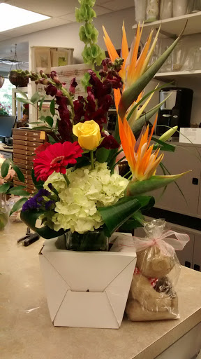 Florist «Up-Towne Flowers & Gift Shoppe», reviews and photos, 2145 W Dublin Granville Rd, Worthington, OH 43085, USA