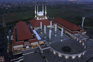 Masjid Agung Jawa Tengah (MAJT) image