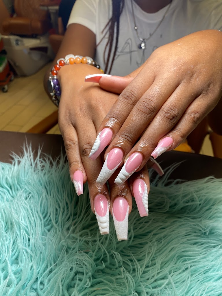 Golden Nails And Spa Westland, MI 48186 Services and Reviews