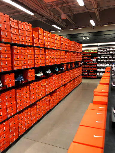 Clothing Store «Nike Factory Store», reviews and photos, 505 Premium Outlets Dr, Monroe, OH 45050, USA