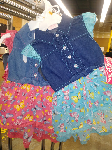 Shopping Mall «Southland Terrace Shopping Center», reviews and photos, 3971 7th Street Rd, Louisville, KY 40216, USA