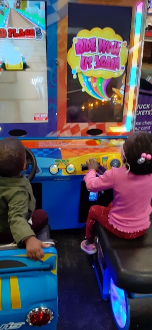 Chuck E. Cheese - photo 32