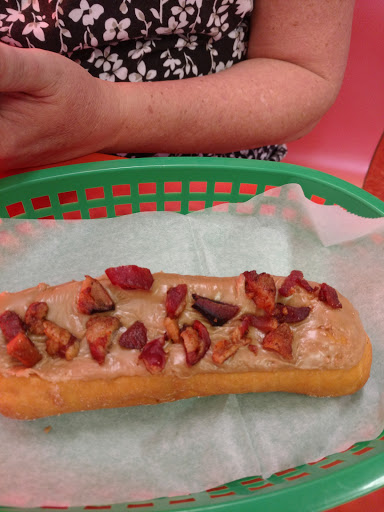 Donut Shop «Alvernon Donut Shop», reviews and photos, 1450 S Alvernon Way, Tucson, AZ 85711, USA