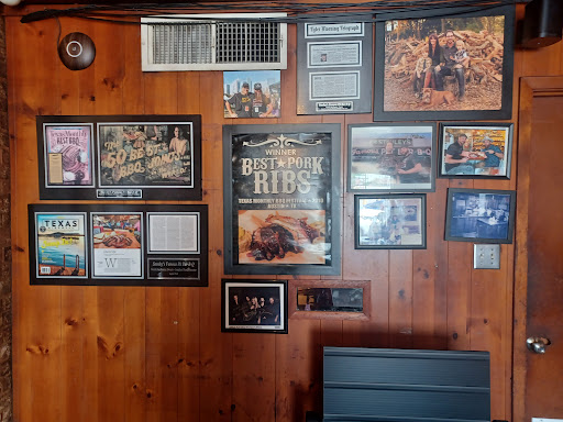 Barbecue Restaurant «Stanley’s Famous Pit Bar-B-Q», reviews and photos, 525 S Beckham Ave, Tyler, TX 75702, USA