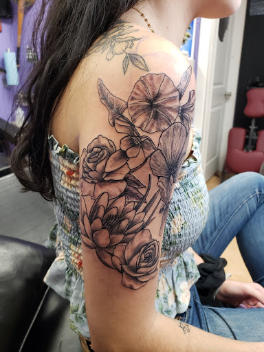 Explore couple ring finger tattoo ideas, creative tattoo ideas in Cambridge, available at Kappa Tattoo