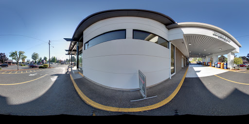 Mercedes Benz Dealer «Mercedes-Benz of Salem», reviews and photos, 2405 Commercial St SE, Salem, OR 97302, USA