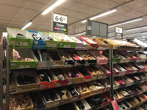 Shoe Store «DSW Designer Shoe Warehouse», reviews and photos, 151 N Cattlemen Rd, Sarasota, FL 34232, USA
