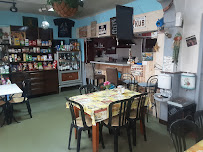 Photos du propriétaire du Restaurant SNACK BROCANTE CHEZ DAV ET EPICERIE FRIPERIE MARIE à Saint-Georges-d'Aurac - n°4