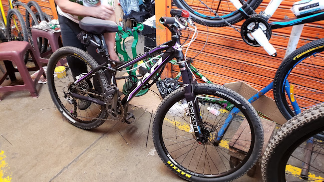 Mercado de bicicletas y Repuestos en General - Centro comercial