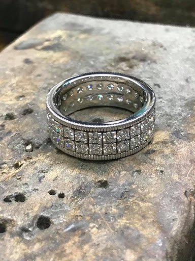 Jewelry Store «Montgomery Jewelers», reviews and photos, 501 Main St, Huntington Beach, CA 92648, USA