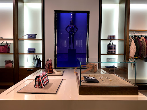 Clothing Store «Burberry Outlet», reviews and photos, 5220 Fashion Outlets Way, Rosemont, IL 60018, USA