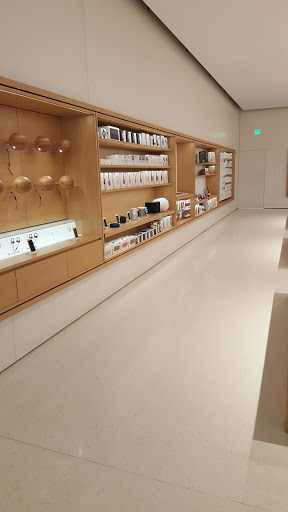 Computer Store «Apple Crabtree Valley Mall», reviews and photos, 4325 Glenwood Ave, Raleigh, NC 27612, USA