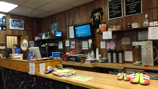 Bowling Alley «Ernst Lanes», reviews and photos, 10561 Grant St, Chardon, OH 44024, USA