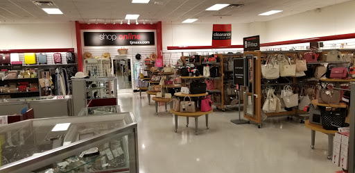 Department Store «T.J. Maxx & HomeGoods», reviews and photos, 111 Taunton St, Plainville, MA 02762, USA