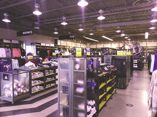 Shopping Mall «Hagerstown Premium Outlets», reviews and photos, 495 Premium Outlets Blvd, Hagerstown, MD 21740, USA