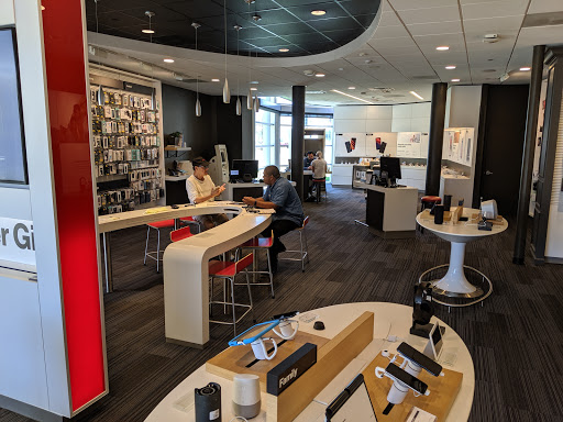 Cell Phone Store «Verizon», reviews and photos, 2687 Park Ave e, Tustin, CA 92782, USA