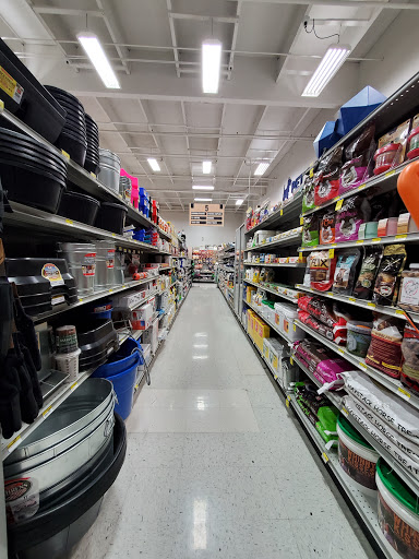 Animal Feed Store «Wilco Farm Store», reviews and photos, 734 McClaine St, Silverton, OR 97381, USA