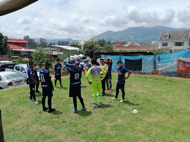 Opiniones de Canchas sintéticas Tiro Libre en Cuenca - Campo de fútbol