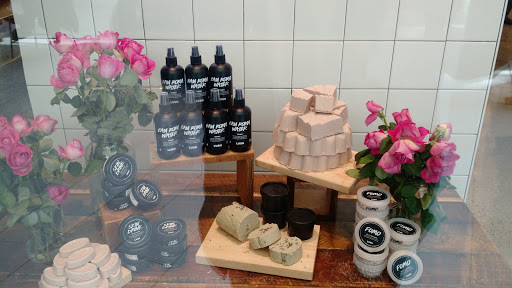 Cosmetics Store «Lush», reviews and photos, 112 E Broadway, Bloomington, MN 55425, USA