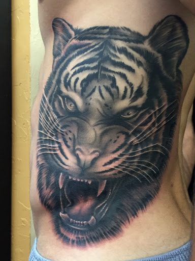 Tattoo Shop «Funhouse Tattoo», reviews and photos, 1453 Garnet Ave, San Diego, CA 92109, USA