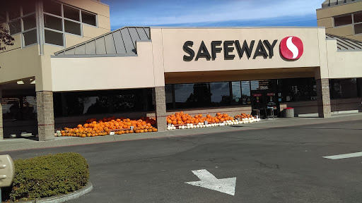 Grocery Store «Safeway», reviews and photos, 2525 SE Tualatin Valley Hwy, Hillsboro, OR 97123, USA