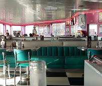 Atmosphère du Restaurant américain Tommy's Diner à Mondeville - n°16