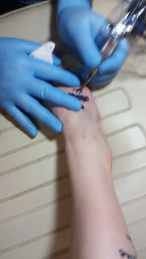 Tattoo Shop «Carpe Diem Dermal Art Studio», reviews and photos, 1991 Parsons Ave, Columbus, OH 43207, USA