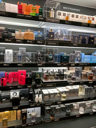 Cosmetics Store «SEPHORA», reviews and photos, 4766 Admiralty Way C1-3, Marina Del Ray, CA 90202, USA