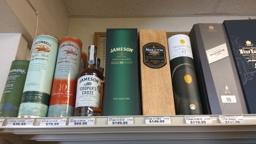 Liquor Store «Big Y Liquor Store», reviews and photos, 2170 W 6th Ave, Eugene, OR 97402, USA