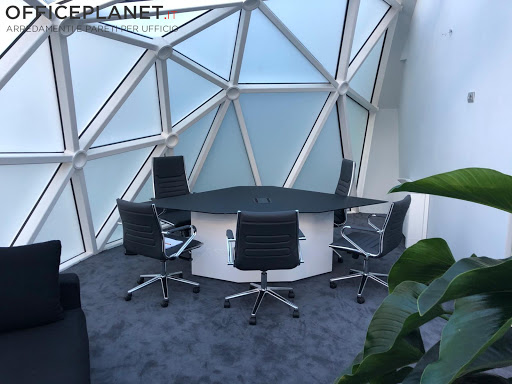 Office Planet | Arredamento per ufficio Milano| Scrivanie, sedie, pareti, divani.