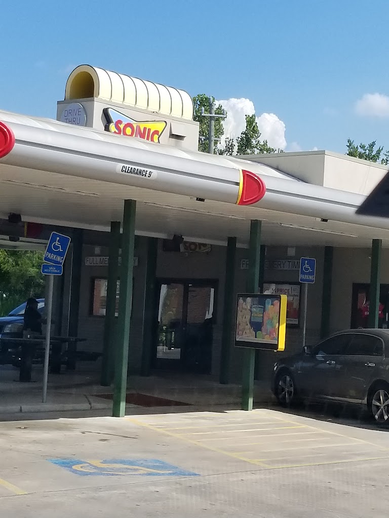 Sonic Drive-In 77032