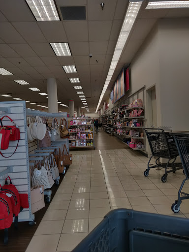 Clothing Store «Burlington Coat Factory», reviews and photos, 350 Towne Center Cir, Sanford, FL 32771, USA