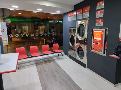 Lavandería Autoservicio Speed Queen Granada