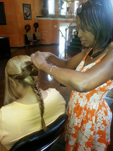 Beauty Salon «Donjanelle Unisex Hair Salon», reviews and photos, 4457 Covington Hwy, Decatur, GA 30035, USA