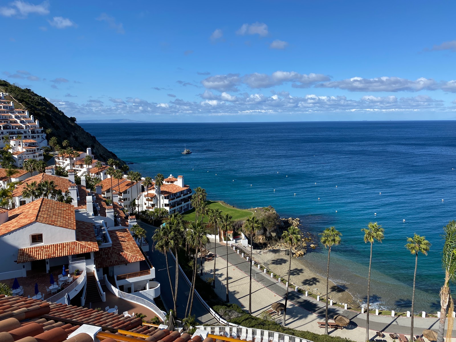 Photo of Hamilton Beach with turquoise pure water surface