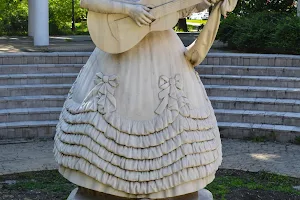 Statue of Róza Déryné image