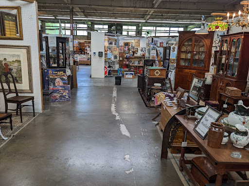 Flea Market «The Slatington Marketplace», reviews and photos, 8281 PA-873, Slatington, PA 18080, USA