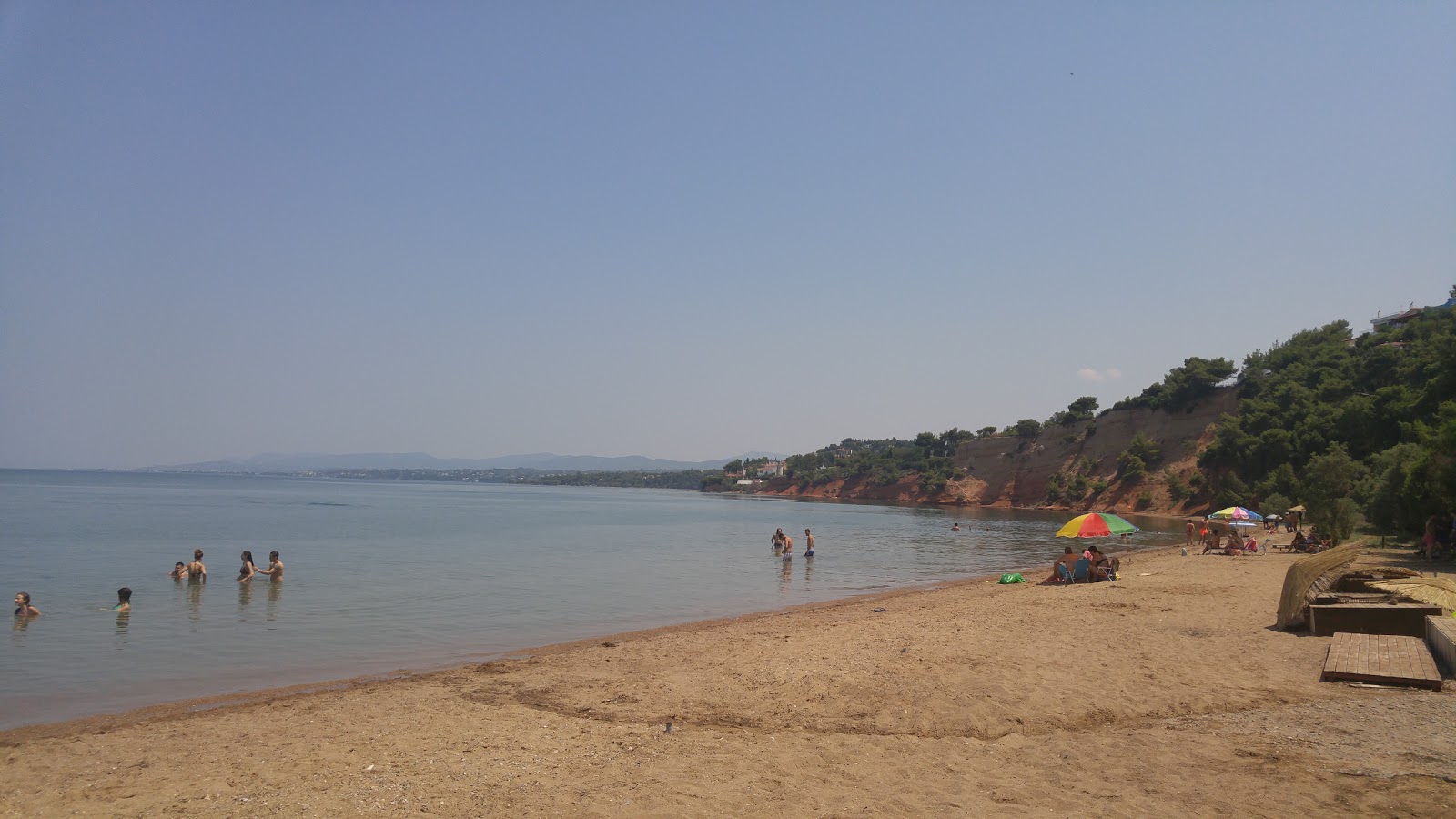 Fotografie cu Avlidas beach cu nivelul de curățenie in medie