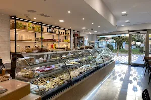 Los Reyunos. Pastelerías, Panaderías, Cafeterías - Sucursal Pradillo image