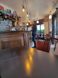 Atmosphère du Restaurant Cafe De France. à Saint-Ouen-sur-Seine - n°2