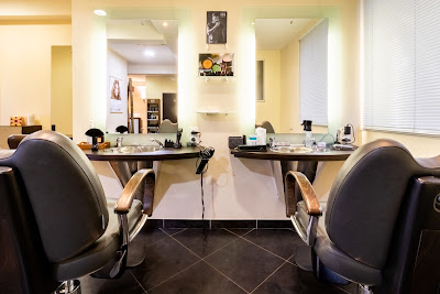 Akhira Lons | Salon de coiffure & Barbier à Lons