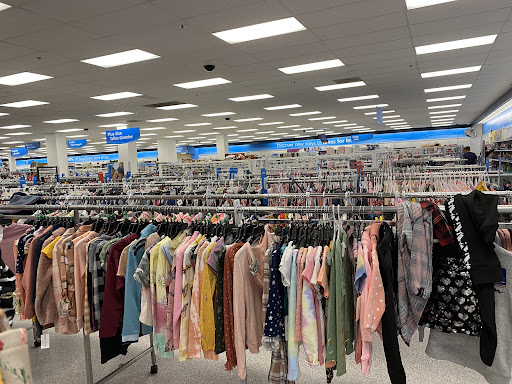 Clothing Store «Ross Dress for Less», reviews and photos, 6507 Fallbrook Ave, West Hills, CA 91307, USA