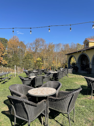 Winery «Paradise Hills Vineyard & Winery», reviews and photos, 15 Windswept Hill Rd, Wallingford, CT 06492, USA