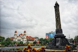 Tugu Muda Semarang image