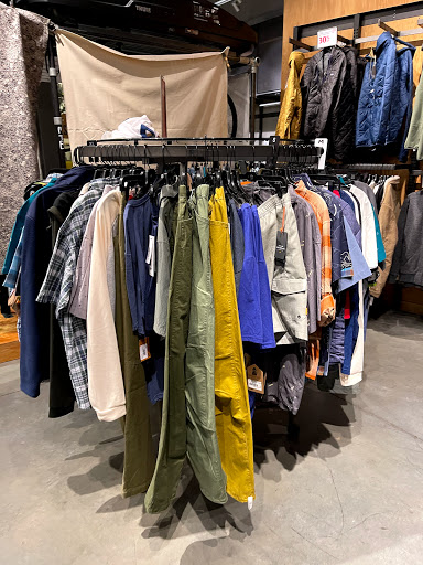 Camping Store «REI», reviews and photos, 71 Raymond Rd, West Hartford, CT 06107, USA