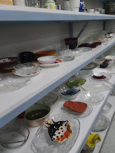 Thrift Store «Superior Thrift Store», reviews and photos, 1135 N Wilson Way, Stockton, CA 95205, USA